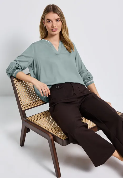 Split Neck Bluse mit Tape arona blue