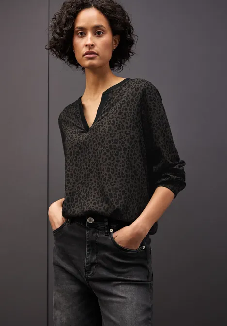Leo blouse met gespleten hals darkest brown