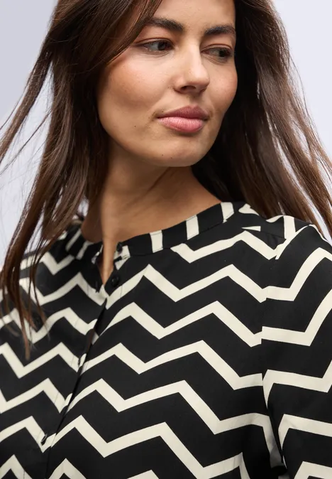 Bluse mit Zick-Zack-Muster Black Bluse mit Zick-Zack-Muster Black