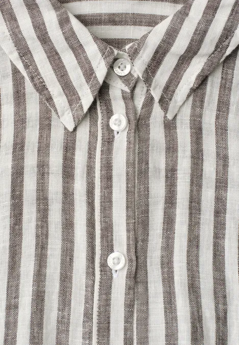 Leichtes Leinenhemd mit grauen und weißen Streifen und Knopfleiste.