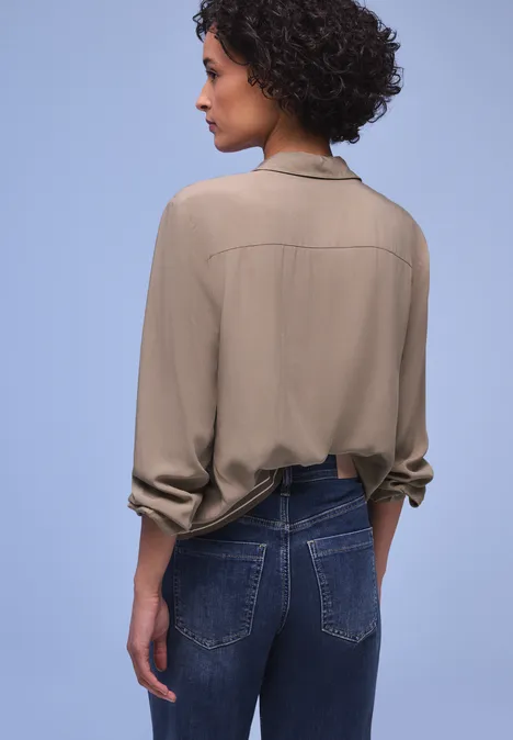 Bluzka koszulowa z detalami w stylu college light terra mocha