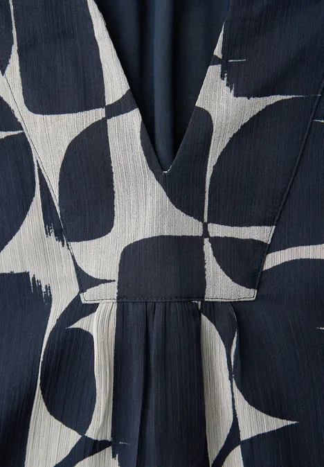 Wzorzysta bluzka koszulowa z taśmą shadowed navy Wzorzysta bluzka koszulowa z taśmą shadowed navy
