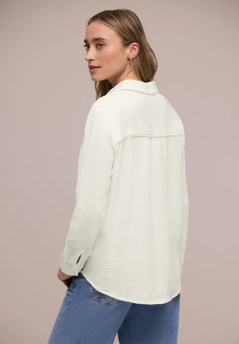 Bluse mit Hemdkragen aus Musselinstoff off white