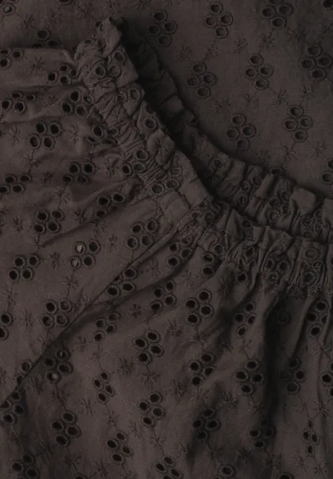 Carmen blouse espresso brown Schwarzer Stoff mit Lochstickerei und elastischem Bund, florales Punktmuster.