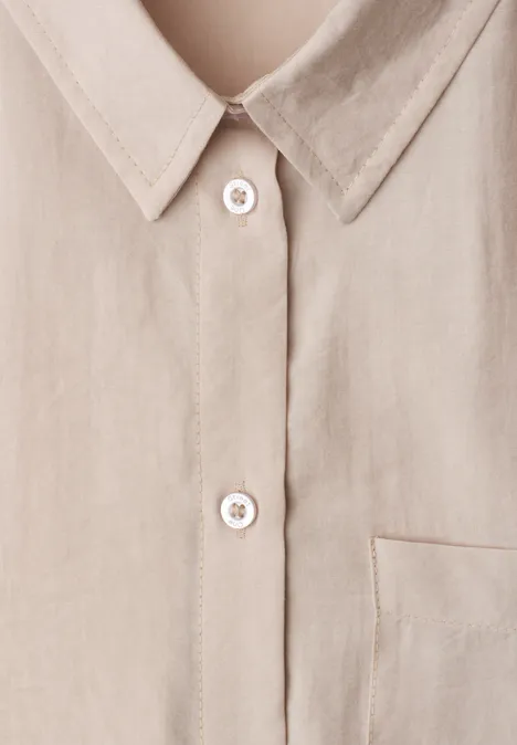 3/4-Arm Hemdbluse mit Brusttasche clay sand Beiges Hemd mit Kragen, Knopfleiste und Brusttasche aus leichtem Stoff.