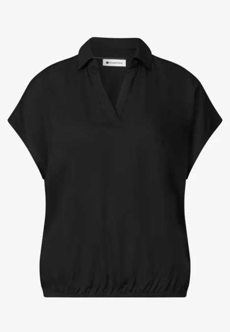 Schwarze Kurzarm-Bluse mit V-Ausschnitt und elastischem Saum.