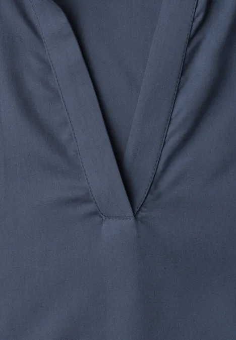 Blouseshirt met overhemdkraag en elastische zoom null Donkerblauwe stof met V-hals en zichtbare naad