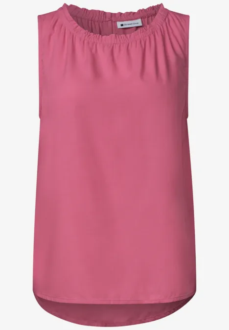 Blouse met gerimpelde ronde hals blush berry Roze mouwloos topje met gerimpelde ronde hals en licht afgeronde zoom.