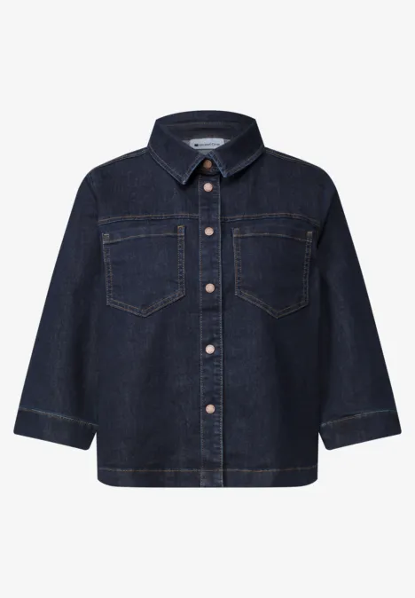 Dunkelblaue Jeansjacke mit Knopfleiste, Brusttaschen und klassischem Kragen.