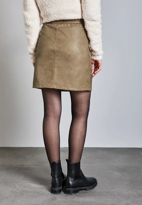 Jupe au look cuir washed beige