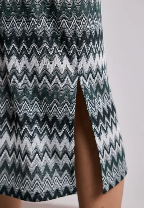 Groene zigzag gebreide rok met een zijsplit