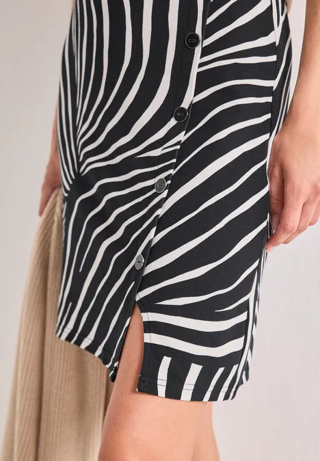 Robe midi zébrée noir et blanc avec boutons sur le devant et fente latérale