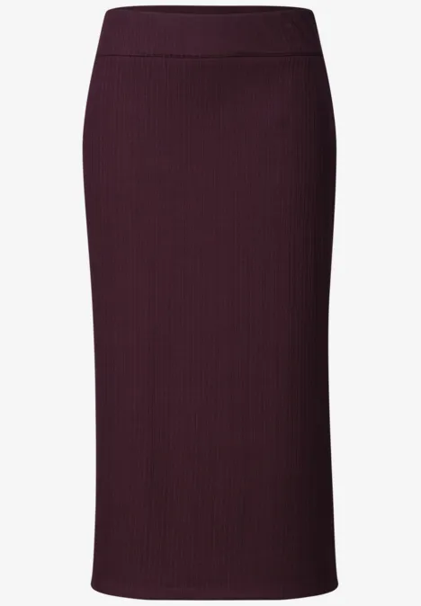 Geribde midirok met elastische tailleband rustic rouge Eenvoudige midirok in strakke potloodstijl van bordeauxrode ribtricot.