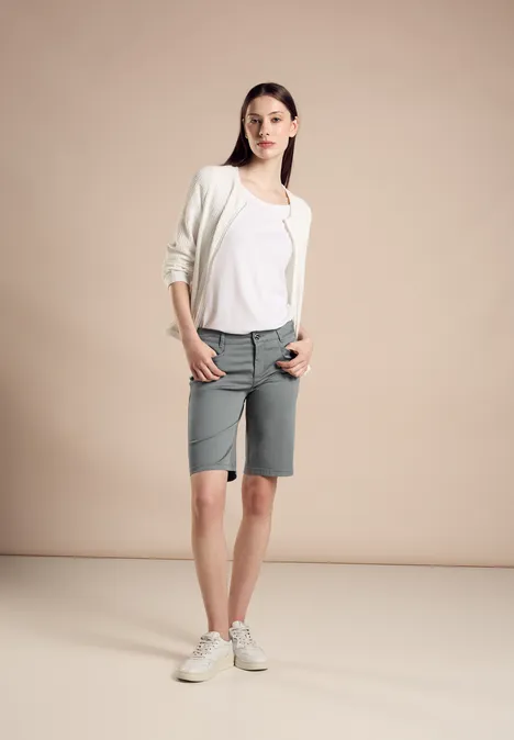 Bermuda Shorts light mud green