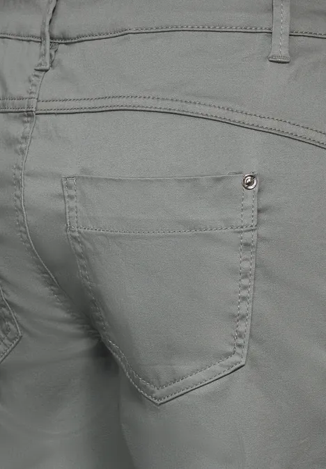 Bermuda Shorts light mud green