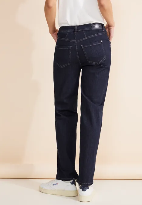 Jean coupe classique dark blue rinsed wash Jean coupe classique dark blue rinsed wash
