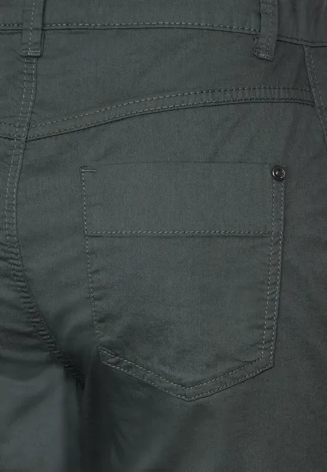 Casual Fit Cargohose marshy green