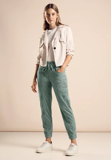 Hose im Casual Fit mindful green