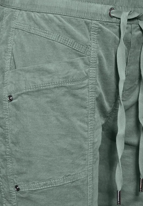 Hose im Casual Fit mindful green