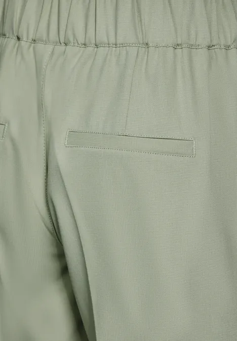 Bermudashort met knopen soft moss green