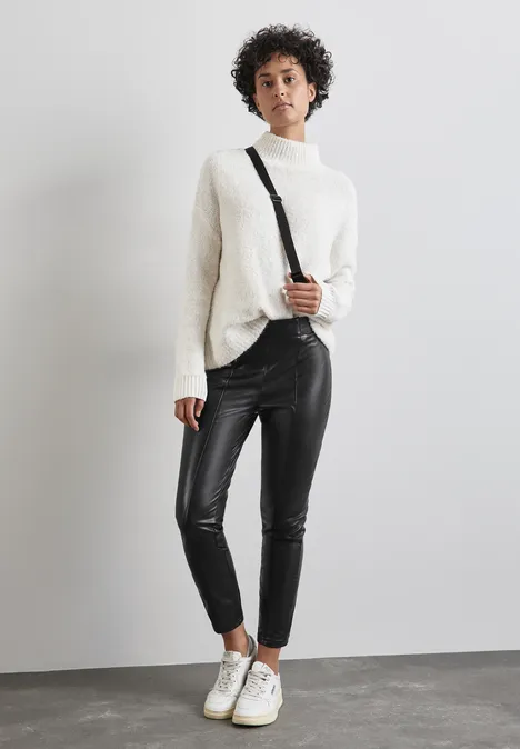 Beschichtete Hose Black