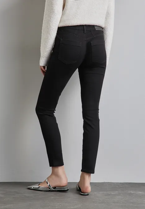 Jeans im Slim Fit black clean