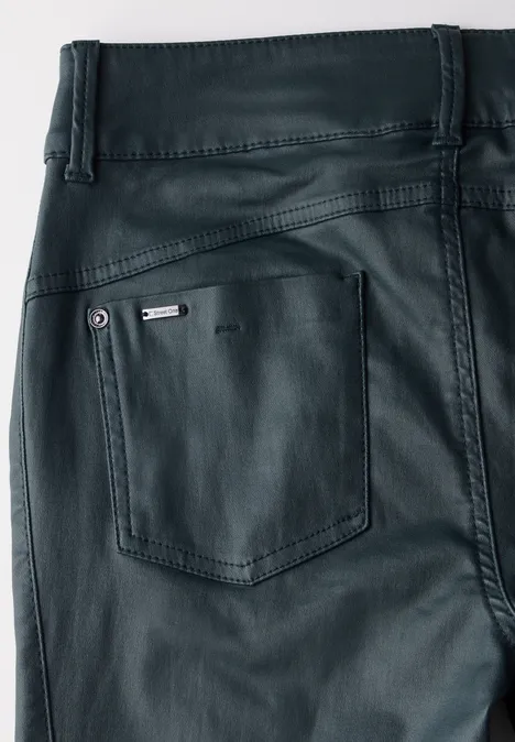 Hose mit Coating cool vintage green