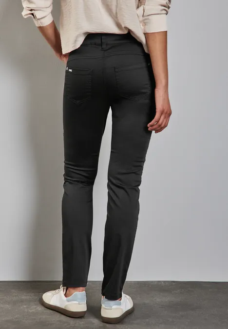 Hose im Casual Fit Black