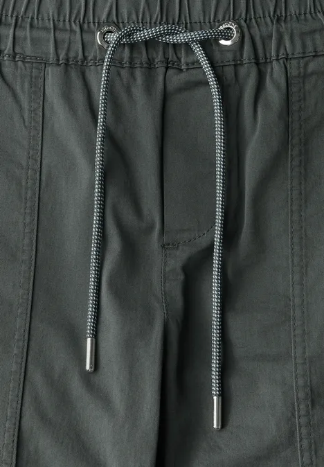 Hose im Loose Fit wither green