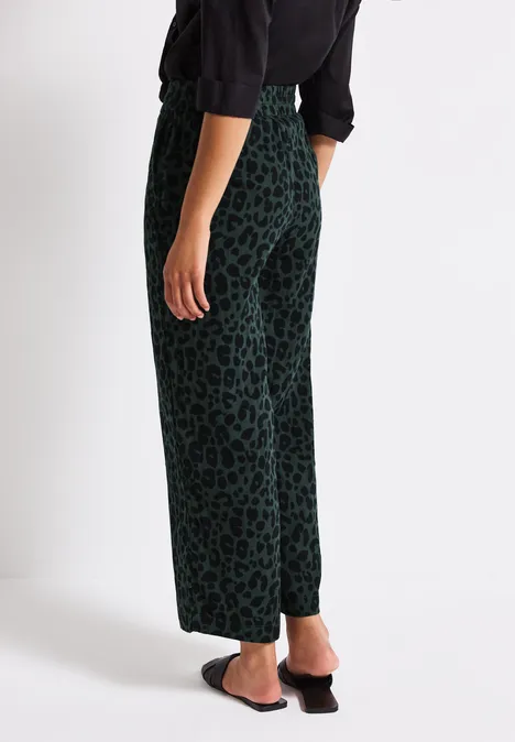 Gemusterte Musselin Hose mid green