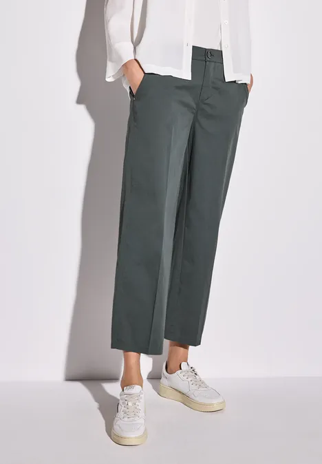 Straight Leg Chino marshy green