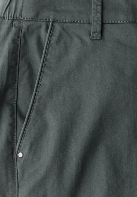 Straight Leg Chino marshy green