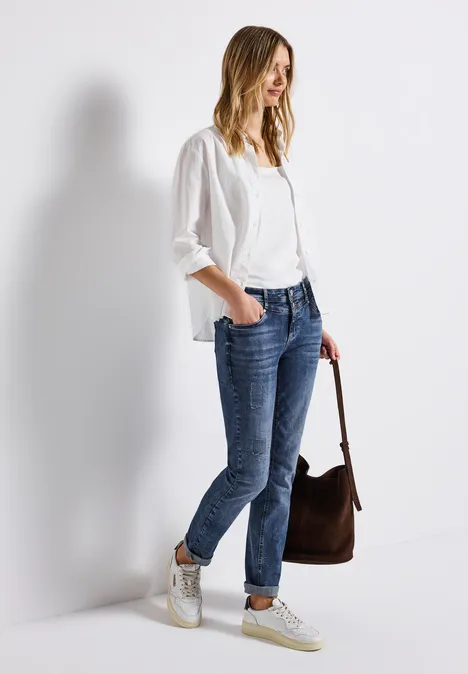 Jeans mit Destroyed Details mid blue random washed