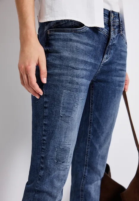 Jeans mit Destroyed Details mid blue random washed