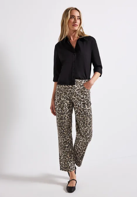 Straight Leg Leo-Look Jeans Leo Print Washed