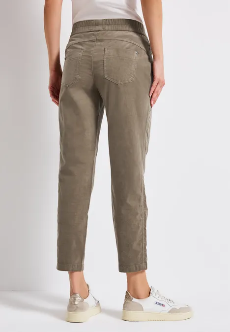 Loose Fit Cordhose bark brown