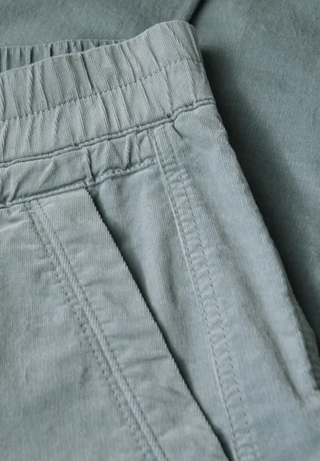Loose Fit Cordhose washed blue