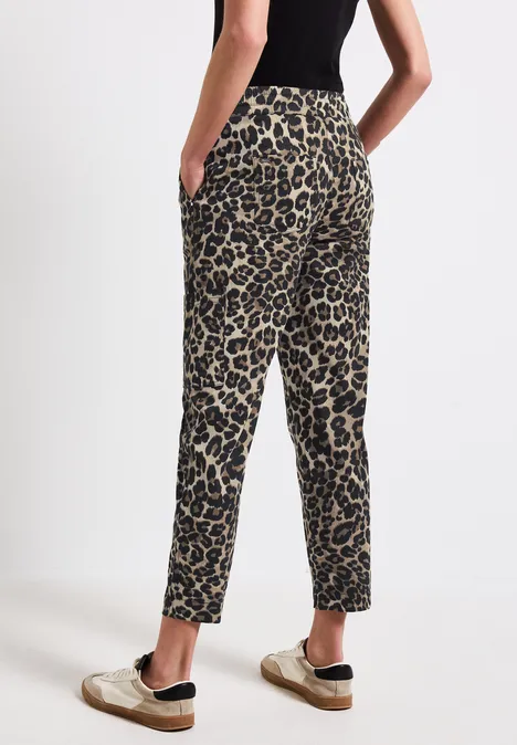 Loose Fit Hose mit Leo-Print Black