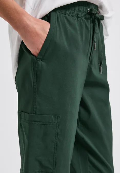 Loose Fit Hose mit Taschen mid green