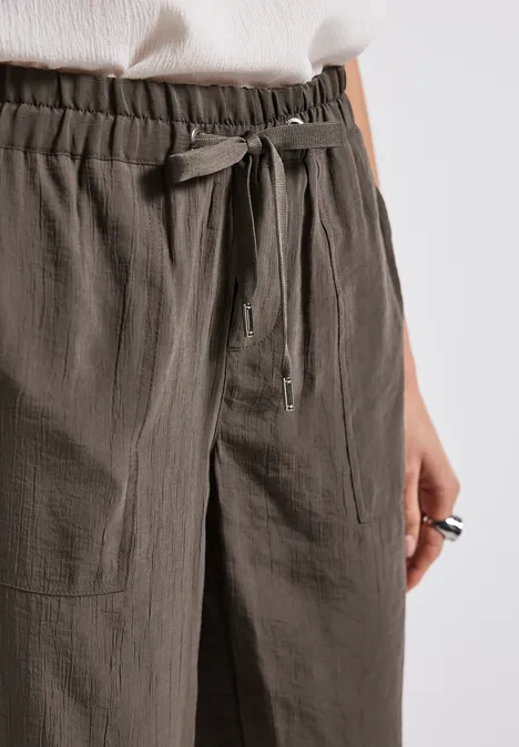 Loose Fit Hose mit Struktur nomad brown
