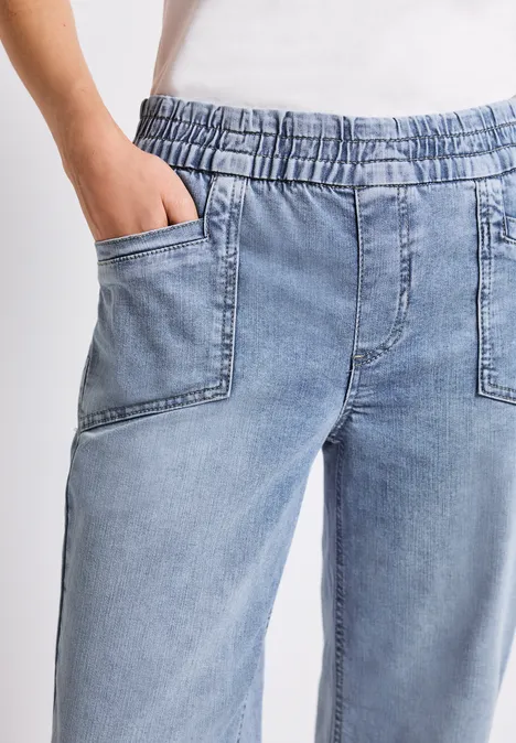 Straight Leg Jeans Ultra Bleach Random