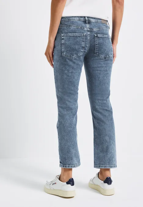 Jeans mit Destroyed-Details mid blue authentic wash