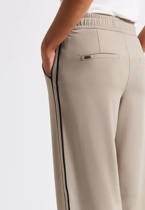 Hose mit Gallonstreifen morning beige