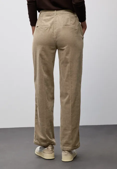 Straight Leg Cordhose flowing beige