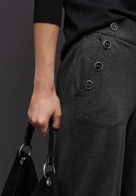 Straight Leg Hose Black