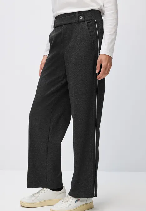 Straight Leg Hose mit Tape Black