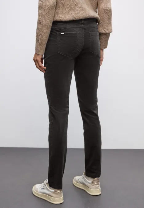 Cordhose im Casual Fit darkest brown