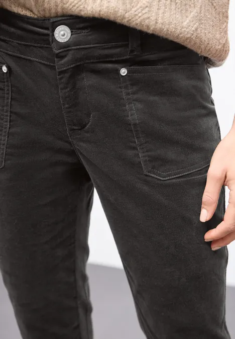 Cordhose im Casual Fit darkest brown