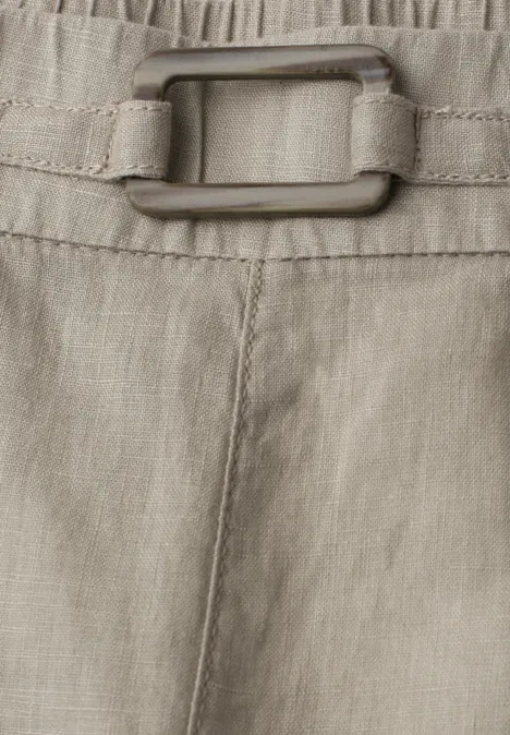 Pantalon slim en lin, détail boucle timeless beige