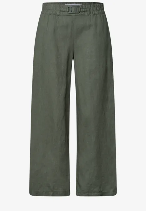 Wijde linnen broek in olijfgroen met hoge taille en D-ring ceintuur.
